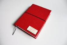 Načítať obrázok do zobrazovača galérie, Červený diár 2026 podľa Teba, veľkosť: A5