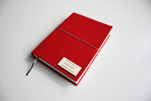 Načítať obrázok do zobrazovača galérie, Červený diár 2026 podľa Teba, veľkosť: A5