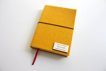 Načítať obrázok do zobrazovača galérie, Žltý Diár 2026 podľa Teba, veľkosť: A6