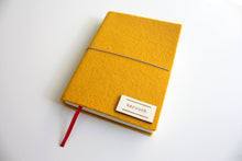 Načítať obrázok do zobrazovača galérie, Žltý Diár 2026 podľa Teba, veľkosť: A6