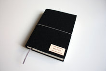 Načítať obrázok do zobrazovača galérie, Čierny diár 2026 podľa Teba, veľkosť: A6