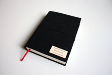 Načítať obrázok do zobrazovača galérie, Čierny diár 2026 podľa Teba, veľkosť: A5
