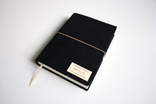 Načítať obrázok do zobrazovača galérie, Čierny diár 2026 podľa Teba, veľkosť: A6