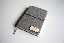 Načítať obrázok do zobrazovača galérie, Šedý Diár 2026 podľa Teba, veľkosť: A5