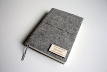 Načítať obrázok do zobrazovača galérie, Šedý Diár 2026 podľa Teba, veľkosť: A6