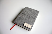 Načítať obrázok do zobrazovača galérie, Šedý Diár 2026 podľa Teba, veľkosť: A6