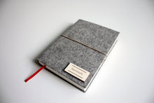 Načítať obrázok do zobrazovača galérie, Šedý Diár 2026 podľa Teba, veľkosť: A5