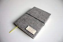 Načítať obrázok do zobrazovača galérie, Šedý Diár 2026 podľa Teba, veľkosť: A5