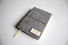 Načítať obrázok do zobrazovača galérie, Šedý Diár 2026 podľa Teba, veľkosť: A5