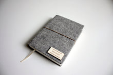 Načítať obrázok do zobrazovača galérie, Šedý Diár 2026 podľa Teba, veľkosť: A5