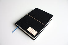 Načítať obrázok do zobrazovača galérie, Čierny diár 2026 podľa Teba, veľkosť: A5