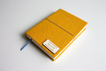 Načítať obrázok do zobrazovača galérie, Žltý Diár 2026 podľa Teba, veľkosť: A6