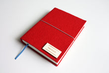 Načítať obrázok do zobrazovača galérie, Červený diár 2026 podľa Teba, veľkosť: A5