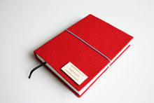 Načítať obrázok do zobrazovača galérie, Červený diár 2026 podľa Teba, veľkosť: A5