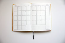 Načítať obrázok do zobrazovača galérie, Červený diár 2026 podľa Teba, veľkosť: A5