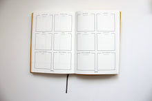 Načítať obrázok do zobrazovača galérie, Diár 2026 červený, veľkosť: A5