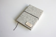 Načítať obrázok do zobrazovača galérie, Mramorový diár 2026 podľa Teba, veľkosť: A6