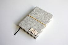 Načítať obrázok do zobrazovača galérie, Mramorový diár 2026 podľa Teba, veľkosť: A6