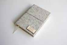 Načítať obrázok do zobrazovača galérie, Mramorový diár 2026 podľa Teba, veľkosť: A6