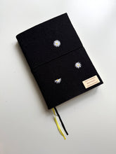 Načítať obrázok do zobrazovača galérie, LIMITKA: Diár 2026 Daisy, veľkosť: A5