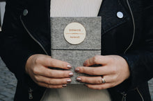 Načítať obrázok do zobrazovača galérie, Knihovník - čitateľský diár, šedý