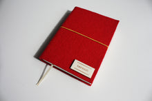 Načítať obrázok do zobrazovača galérie, Červený diár 2026 podľa Teba, veľkosť: A6