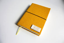 Načítať obrázok do zobrazovača galérie, Žltý Diár 2026 podľa Teba, veľkosť: A5