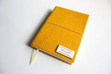 Načítať obrázok do zobrazovača galérie, Žltý Diár 2026 podľa Teba, veľkosť: A5