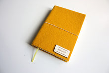 Načítať obrázok do zobrazovača galérie, Žltý Diár 2026 podľa Teba, veľkosť: A5