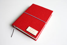 Načítať obrázok do zobrazovača galérie, Červený diár 2026 podľa Teba, veľkosť: A6