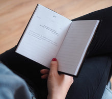 Načítať obrázok do zobrazovača galérie, Knihovník - čitateľský diár, žltý